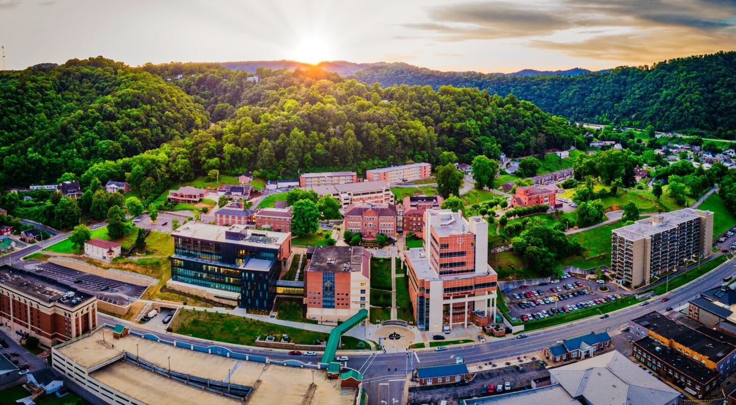 Photo of the UPIKE campus at dusk