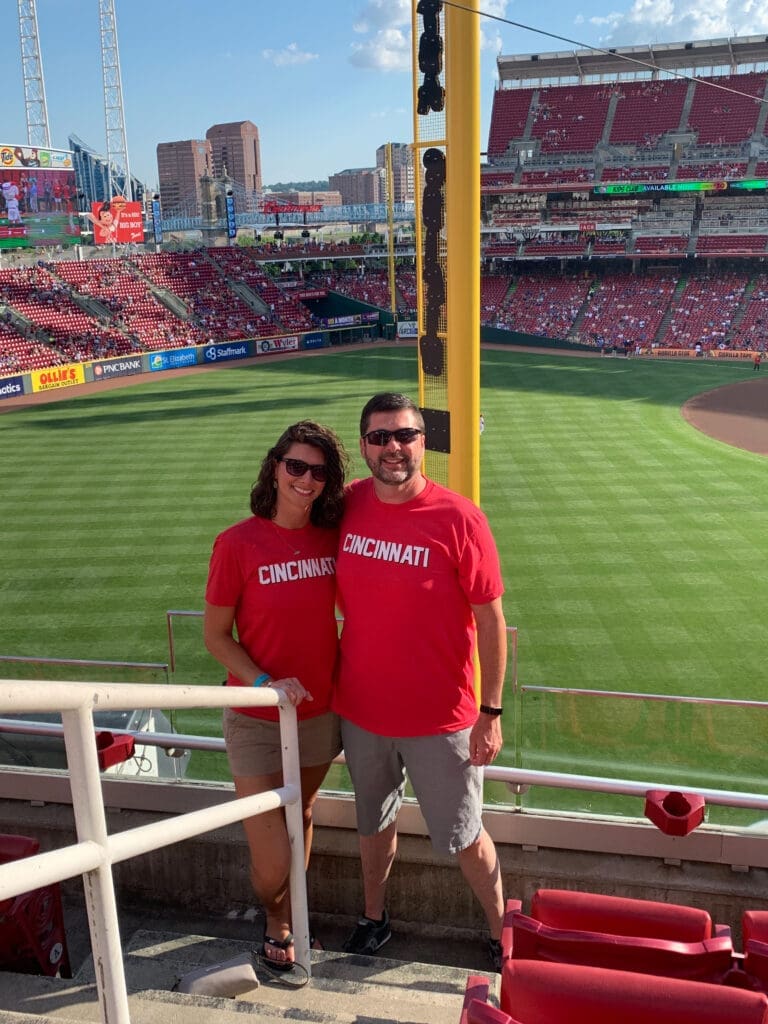 Couple enjoys Reds baseball game