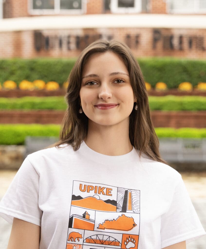 Headshot of Lindsay Pruit