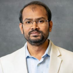 Headshot of Mo Islam