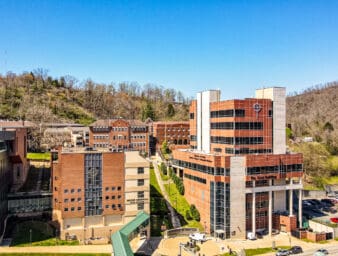 Wide shot of campus in the springtime.