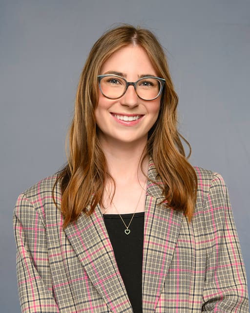 Deanna Van Stavoren hdeashot photo